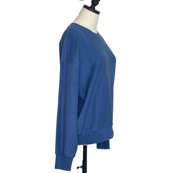 Gap Pullover Long Sleeve Top NWT Blue Size Medium D1220 - Picture 2 of 8